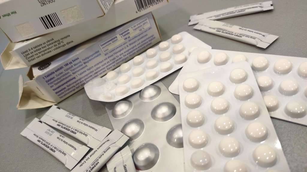 lijekovi FZZO: Dodatna pomoć privremeno obustavljena, redovne terapije teku neometano