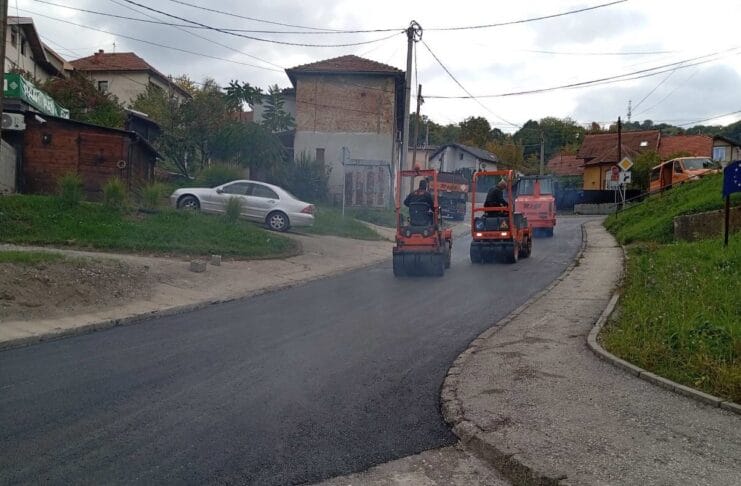 U Tuzli u toku radovi na više lokacija, završen put u Srednjoj Lipnici
