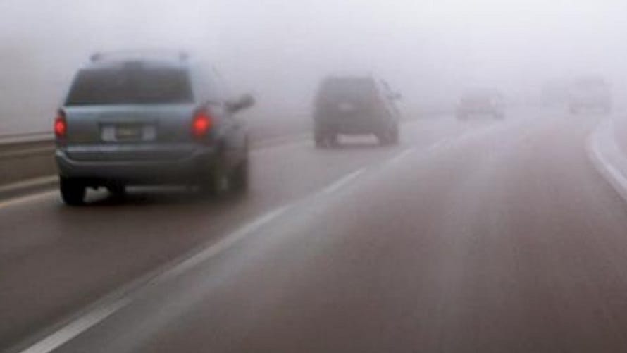 Stanje na cestama u BiH: Mokar kolovoz, magla, odroni