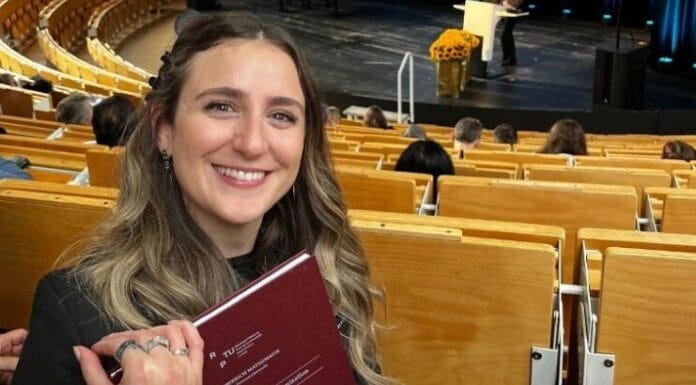 Tuzlanka Ajla Nurkanović doktorirala u Njemačkoj s najvećim priznanjem Tuzlanka Ajla Nurkanović doktorirala u Njemačkoj s najvećim priznanjem