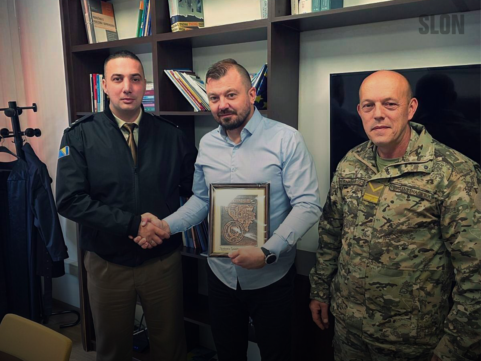 oruzane snage i tuzilac Vojna policija OS BiH uručila priznanje Kantonalnom tužilaštvu TK