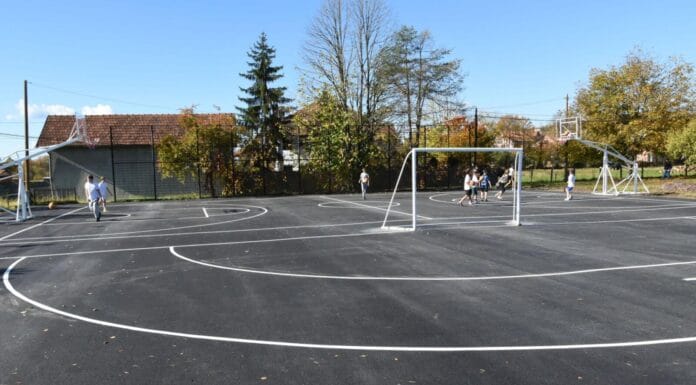 Obnovljen školski sportski poligon u Dubravama: Vlada TK uložila gotovo 100.000 KM Obnovljen školski sportski poligon u Dubravama: Vlada TK uložila gotovo 100.000 KM