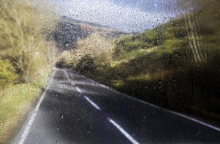 Stanje na cesti: Upozorenje vozačima zbog magle i klizišta