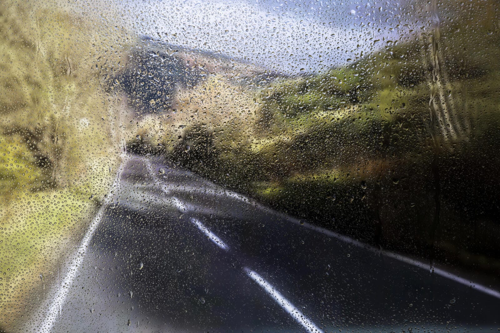 Stanje na cesti: Upozorenje vozačima zbog magle i klizišta