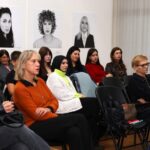 Održan panel i izložba „16 žena“ u Ateljeu Ismet Mujezinović