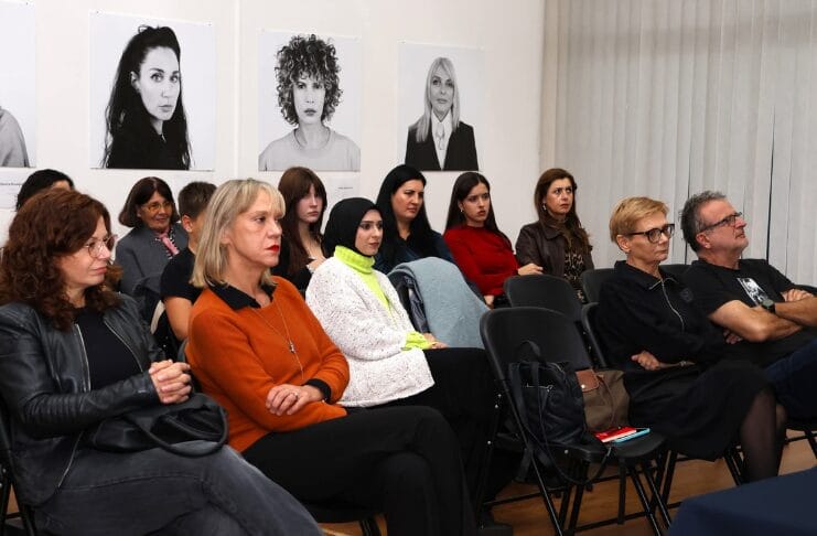 Održan panel i izložba „16 žena“ u Ateljeu Ismet Mujezinović