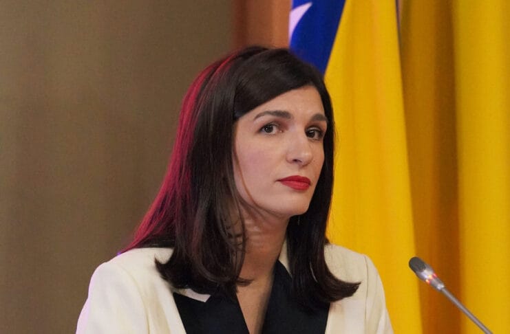 sabina-kongres-3_1760383112 Naša stranka najavila je press konferenciju u Tuzli na temu odgovornosti za narušenu sigurnosnu situaciju i povjerenje u institucije u TK.