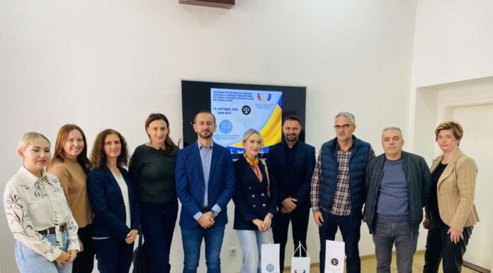 Sindikati državnih službenika tri kantona potpisali sporazum i zatražili sastanak s premijerom FBiH i čelnicima institucija