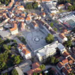 Trg slobode u znaku ljubavi: Umjetnici poklanjaju emotivni performans građanima