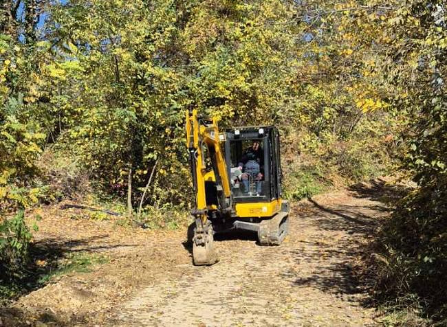 Grad Tuzla nastavlja ulagati u komunalnu infrastrukturu, a ovih dana započeli su radovi na sanaciji i širenju vodovodne mreže u Gornjoj Tuzli, iznad rezervoara.