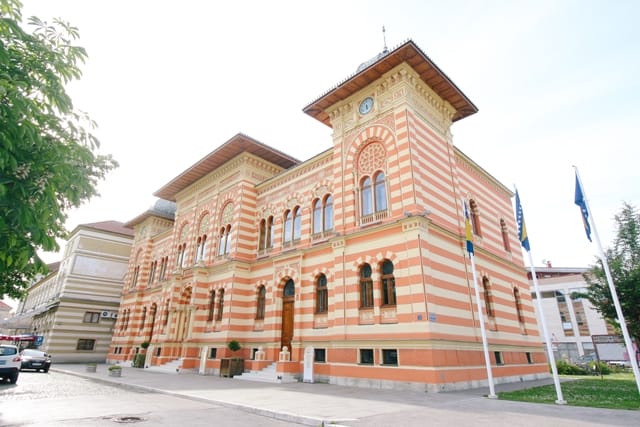 2018-11-23-Gradska_vijecnica Brčko distrikt proglasio 6. novembar Danom žalosti zbog tragedije u Tuzli