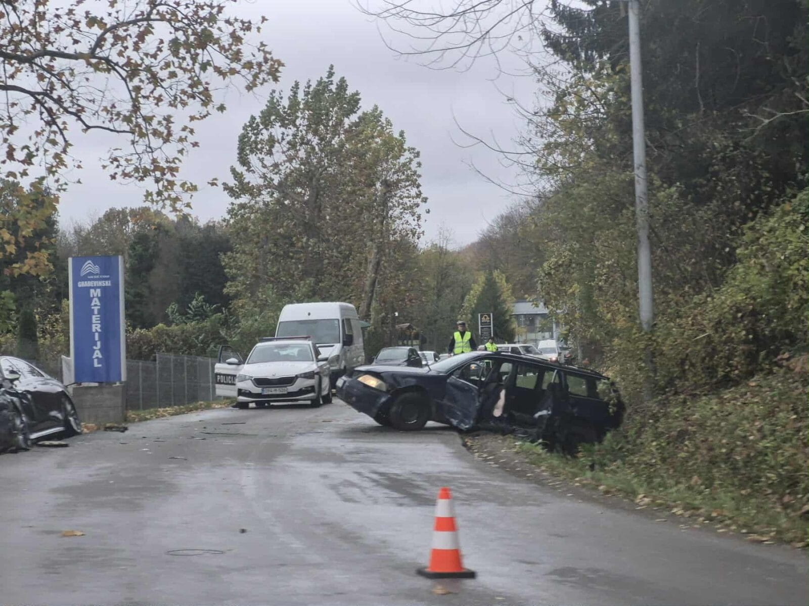 Saobraćajna nesreća u Tuzli: Obustavljen saobraćaj u ulici Zvonka Cerića