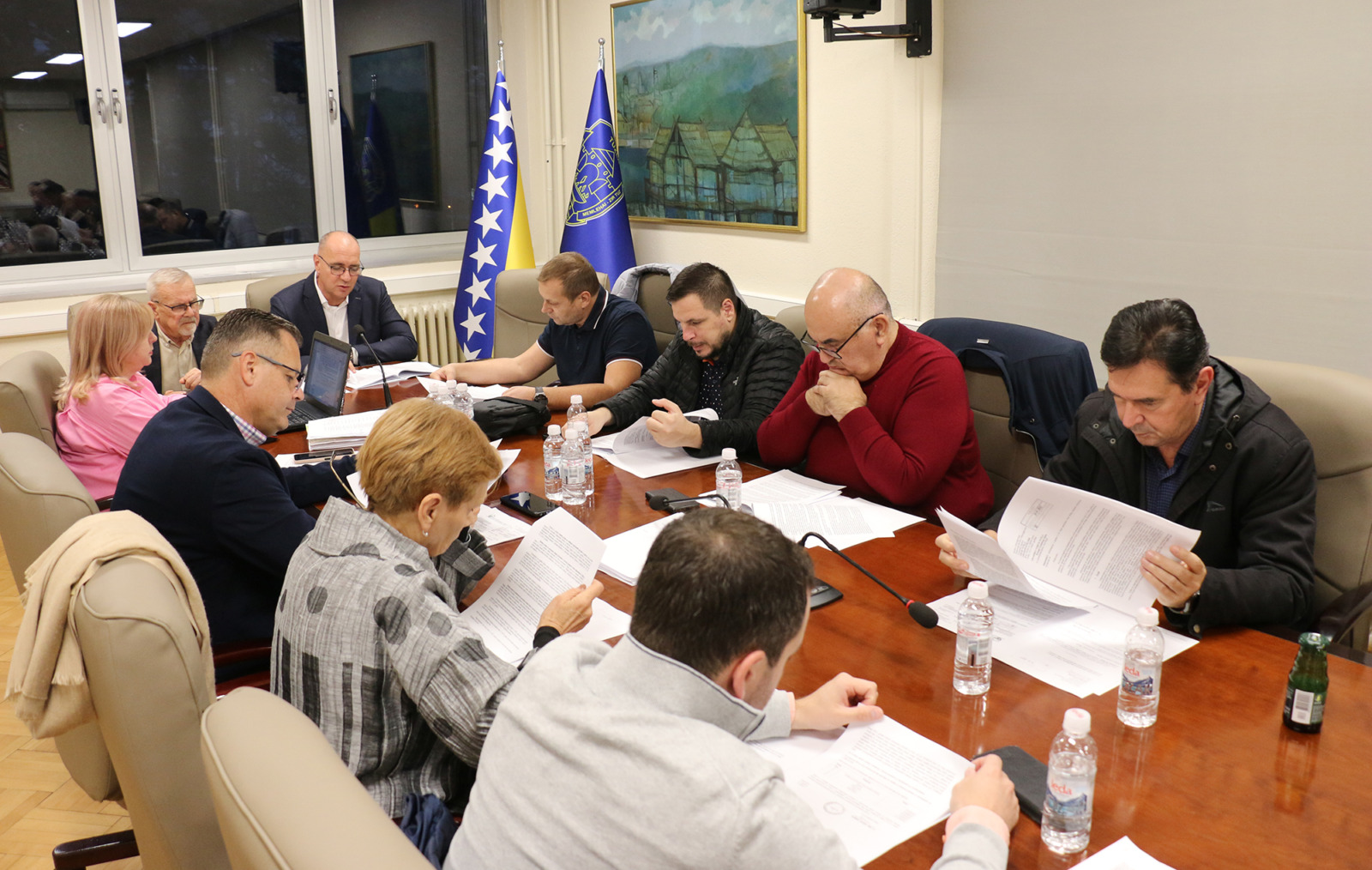 Vanredna sjednica u Tuzli: Fokus na obnovu i odgovornost nakon požara