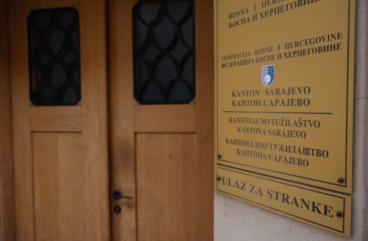 Postupajuća tužiteljica Tužilaštva Kantona Sarajevo predložila je Općinskom sudu u Sarajevu određivanje jednosmjesečnog pritvora osumnjičenom policijskom služebniku Amaru Turčalu.