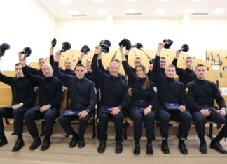U Agenciji za školovanje i stručno usavršavanje kadrova (AEPTM) u petak je u čin policajca promovirano 14 kadeta Državne agencije za istrage i zaštitu (SIPA).