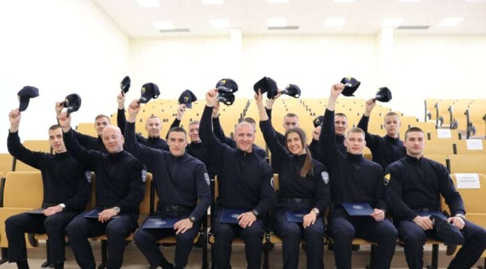 U Agenciji za školovanje i stručno usavršavanje kadrova (AEPTM) u petak je u čin policajca promovirano 14 kadeta Državne agencije za istrage i zaštitu (SIPA).