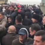 Haos ispred Skupštine Srbije: Opozicija napadnuta dok je pokušavala ući u parlament