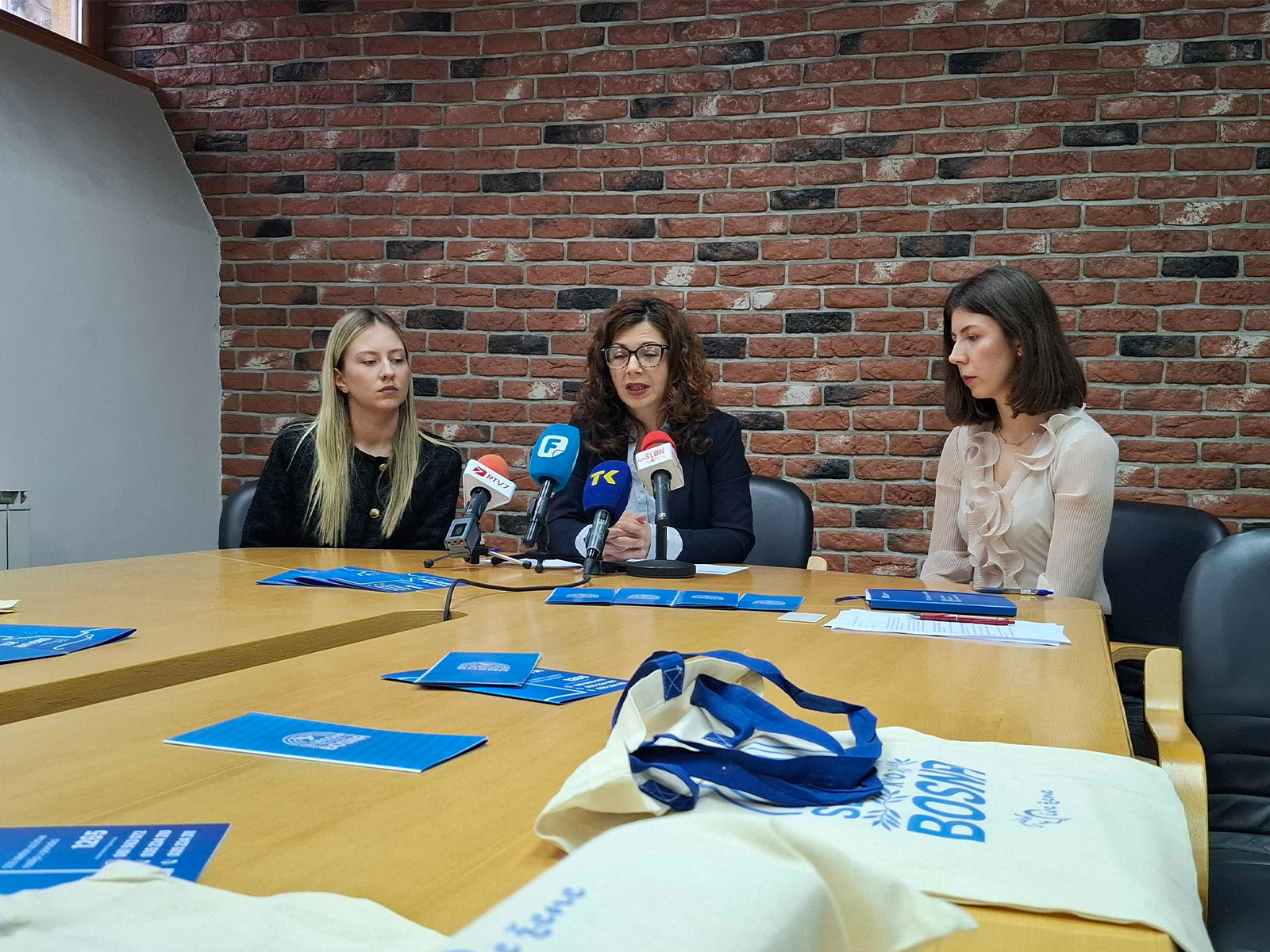 Udruženje Vive Žene iz Tuzle započinje ovogodišnje obilježavanje globalne kampanje 16 dana aktivizma protiv rodno zasnovanog nasilja.