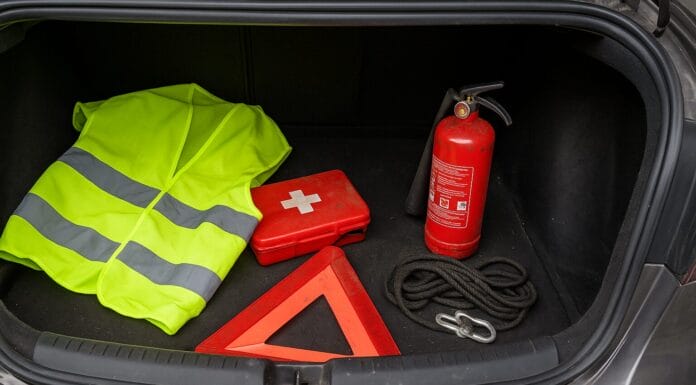 Obavezna oprema u vozilu, da li znate šta sve morate imati? Obavezna auto oprema