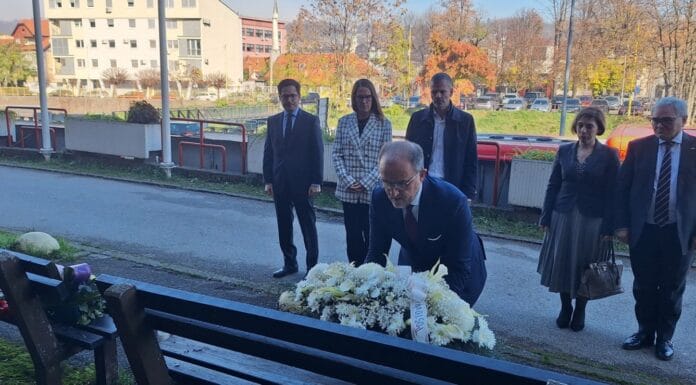 Predstavnici EU odali počast žrtvama stradalim u požaru u Domu penzionera Tuzla