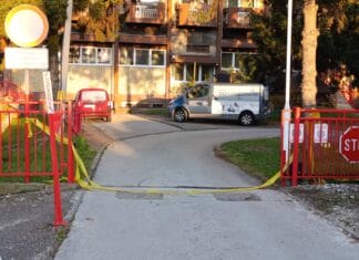 U pismu koje kruži društvenim mrežama, a koje potpisuju porodice čiji su najmiliji stradali u požaru na sedmom spratu Doma penzionera u Tuzli obratili su se Islamskoj zajednici, Domu penzionera i političarima.