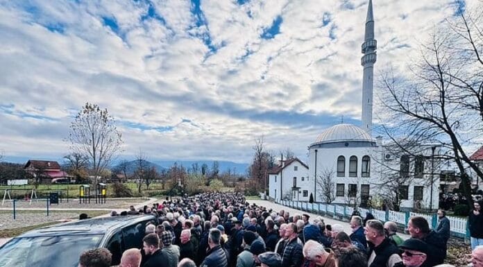 Klanjana dženaza Aldini Jahić: Stotine građana oprostilo se od ubijene tridesetdvogodišnjakinje