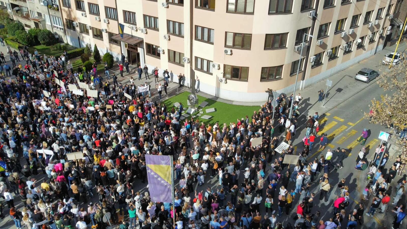 fotografija 𝐍𝐢𝐏 𝐓𝐊: 𝐓𝐫𝐚ži𝐦𝐨 𝐡𝐢𝐭𝐧𝐮 𝐬𝐣𝐞𝐝𝐧𝐢𝐜𝐮 𝐒𝐤𝐮𝐩št𝐢𝐧𝐞 𝐓𝐊, 𝐨𝐬𝐭𝐚𝐯𝐤𝐞 𝐨𝐝 𝐨𝐝𝐠𝐨𝐯𝐨𝐫𝐧𝐢𝐡 𝐧𝐞 𝐨če𝐤𝐮𝐣𝐞𝐦𝐨 – 𝐚𝐥𝐢 𝐩𝐨𝐥𝐚𝐠𝐚𝐧𝐣𝐚 𝐫𝐚ču𝐧𝐚 𝐣𝐚𝐯𝐧𝐨𝐬𝐭𝐢 𝐦𝐨𝐫𝐚 𝐛𝐢𝐭𝐢.