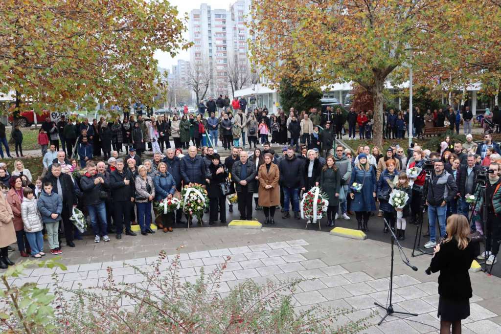 godisnjica-uciteljica-gunic-ucenici-sarajevo
