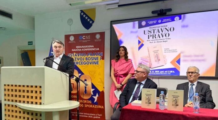 Komšić na promociji udžbenika „Ustavno pravo“ na Univerzitetu u Tuzli Komšić na promociji udžbenika „Ustavno pravo“ na Univerzitetu u Tuzli