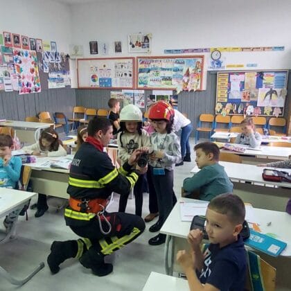 Učenici OŠ Novi Grad kroz druženje s vatrogascem učili o sigurnosti