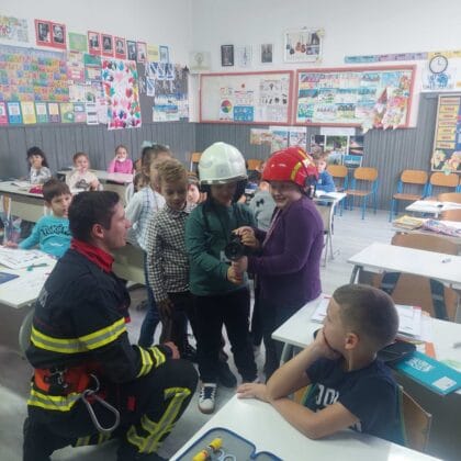 Učenici OŠ Novi Grad kroz druženje s vatrogascem učili o sigurnosti