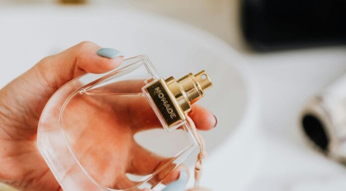 Kako postići da parfem traje znatno duže na koži?