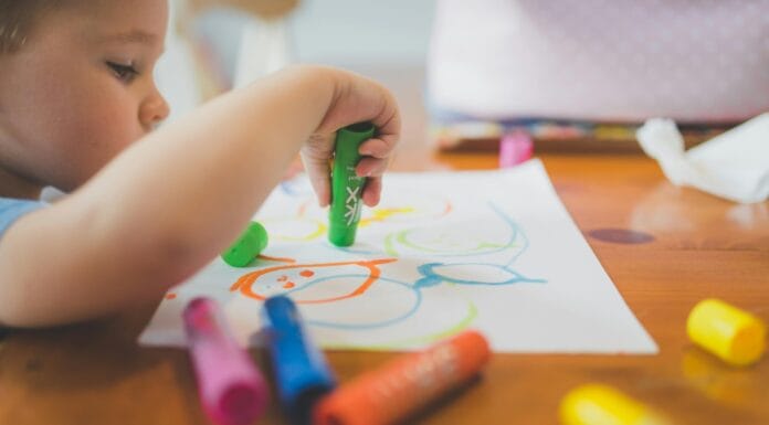 Ideje koje će uljepšati svaki kišni dan proveden s djecom kod kuće