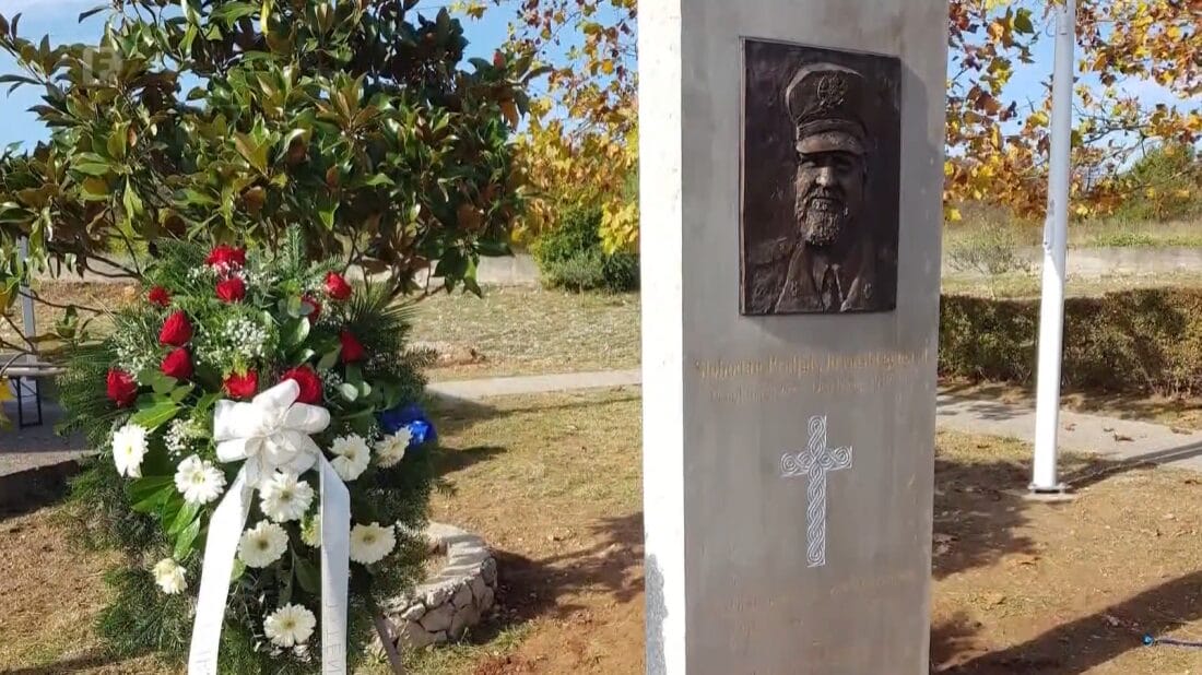 praljak spomenik U Čapljini otkriven spomenik Slobodanu Praljku osuđenom za ratne zločine