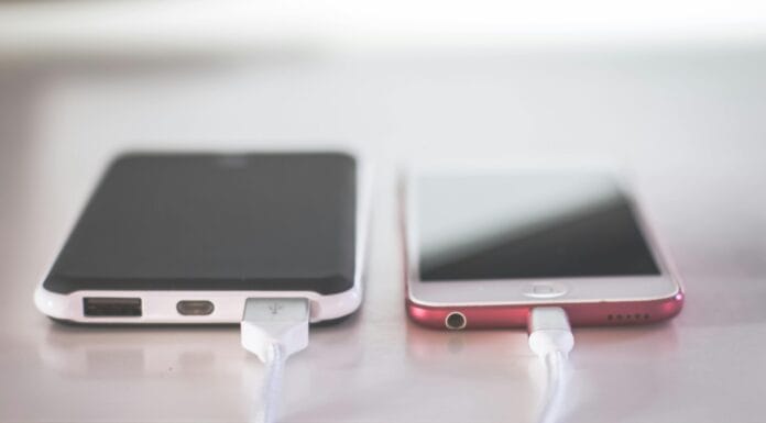 Greška koju skoro svi pravimo dok punimo telefon