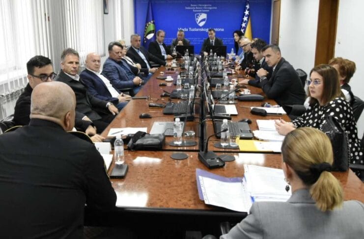 U Vladi TK održan je sastanak na inicijativu premijera Irfana Halilagića povodom istrage o seksualnom iskorištavanju maloljetnica u Tuzli.