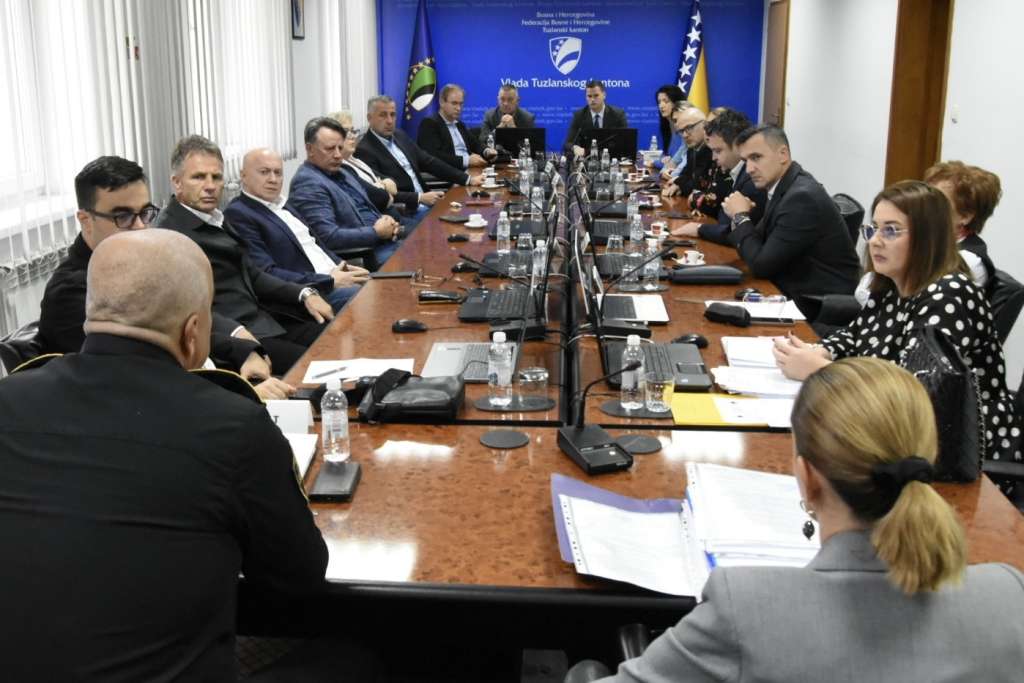 U Vladi TK održan je sastanak na inicijativu premijera Irfana Halilagića povodom istrage o seksualnom iskorištavanju maloljetnica u Tuzli.