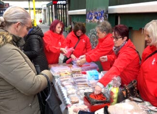 Humanitarni bazar Zmajevo srce u Tuzli okupio velika srca Humanitarni bazar Zmajevo srce u Tuzli okupio velika srca