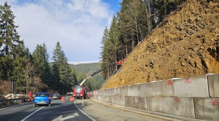/FOTO/ Put Čevljanovići Nišići ponovo prohodan nakon odrona Put Čevljanovići Nišići ponovo prohodan nakon odrona
