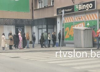 Prva nedjelja, prvi dragstor supermarket, slika sve govori