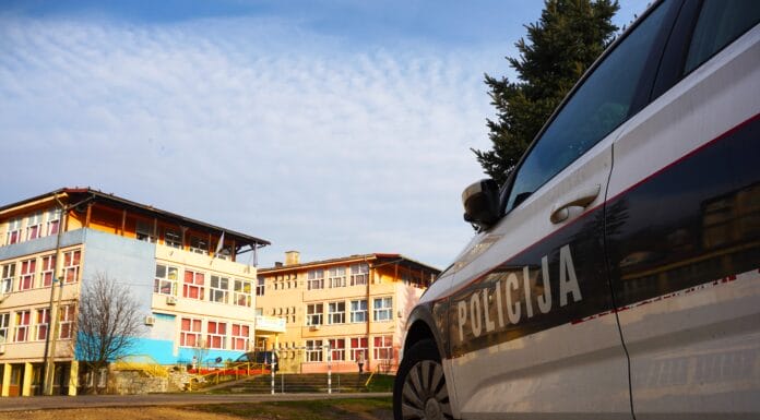 Otkazana je nastava i u drugoj smjeni u svim osnovnim i srednjiim šklama u TK nakon prijeteće poruke upućene e - mailom svim školama.