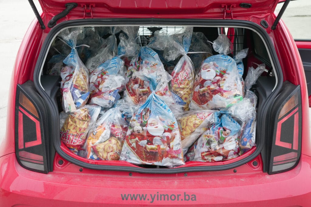 Yimor podjela paketića