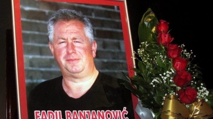Četrnaest godina od smrti Fadila Banjanovića Bracike – čovjeka zvanog “Povratak” Danas se navršava četrnaest godina od smrti Fadila Banjanovića – Bracike, jednog od najistaknutijih povratničkih aktivista u Podrinju i simbola borbe za povratak prognanih Bošnjaka na svoja ognjišta nakon rata.