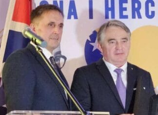 Željku Komšiću uručeno priznanje u Birminghamu za doprinos Bosni i Hercegovini Željku Komšiću uručeno priznanje u Birminghamu za doprinos Bosni i Hercegovini