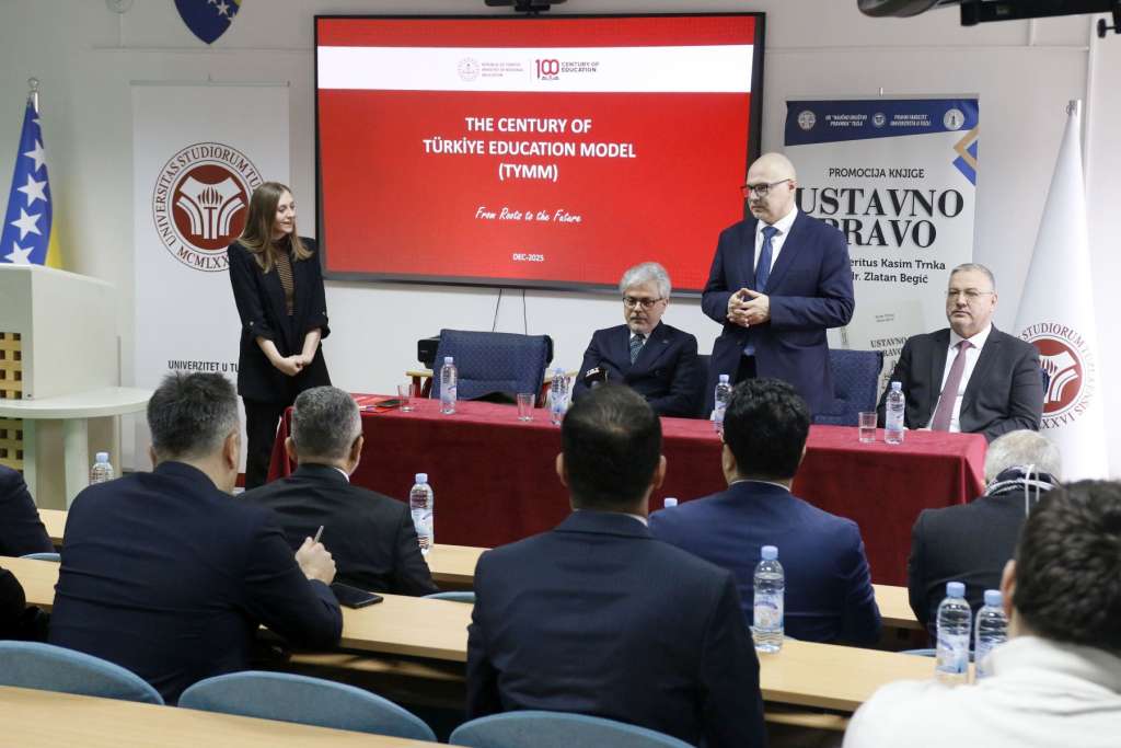 Ömera Faruka Yelkencija