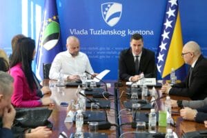 Vlada TK i sindikati potpisali sporazum o povećanju plata budžetskim korisnicima