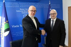 Vlada TK i sindikati potpisali sporazum o povećanju plata budžetskim korisnicima