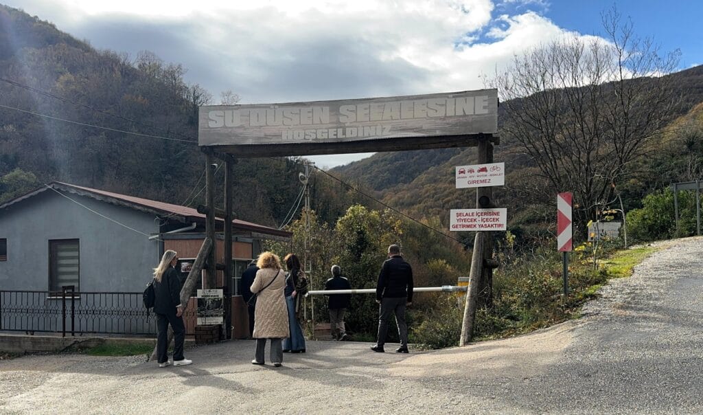 Ulaz u područje vodopada Südüşen u Yalovi.