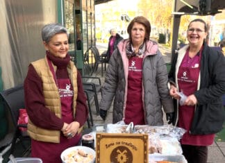 Humanitarni bazar Zmajevo srce u Tuzli okupio velika srca Humanitarni bazar Zmajevo srce u Tuzli okupio velika srca