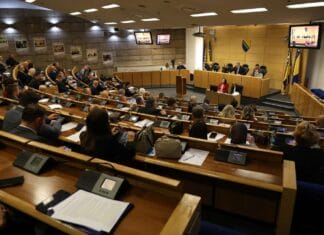 Dom naroda Parlamenta FBiH zasjeda danas, na dnevnom redu nekoliko tačaka Dom naroda Parlamenta FBiH zasjeda danas, na dnevnom redu nekoliko tačaka